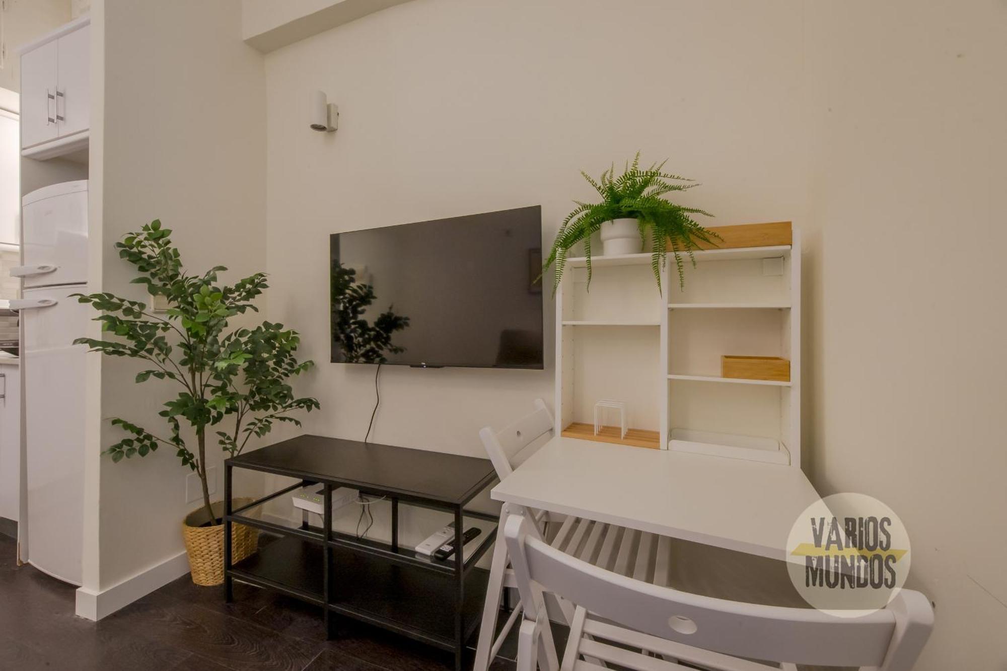 Tiny Apt Para 3Pax En La Plaza De Chueca Madrid Exterior photo