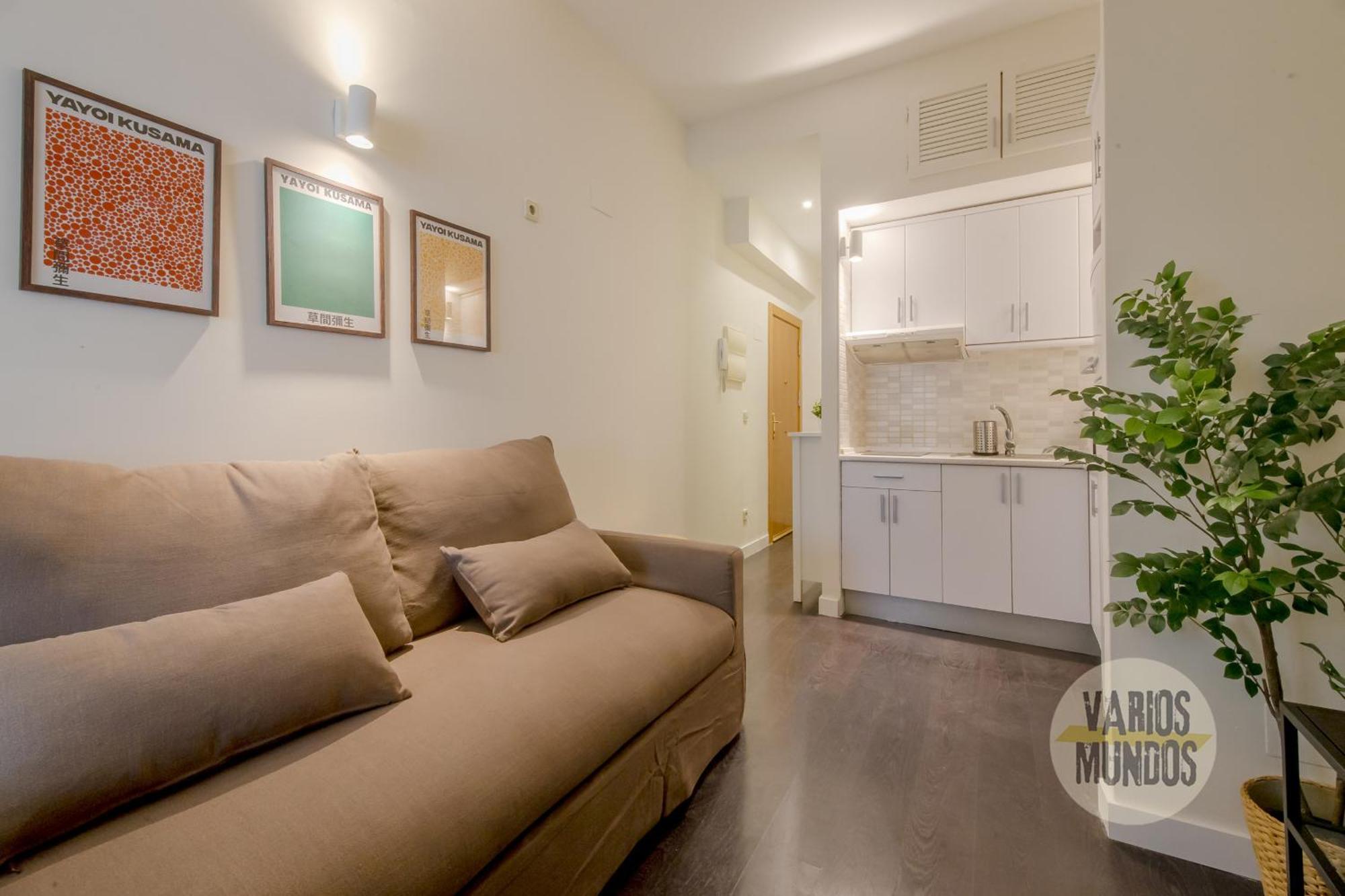 Tiny Apt Para 3Pax En La Plaza De Chueca Madrid Exterior photo