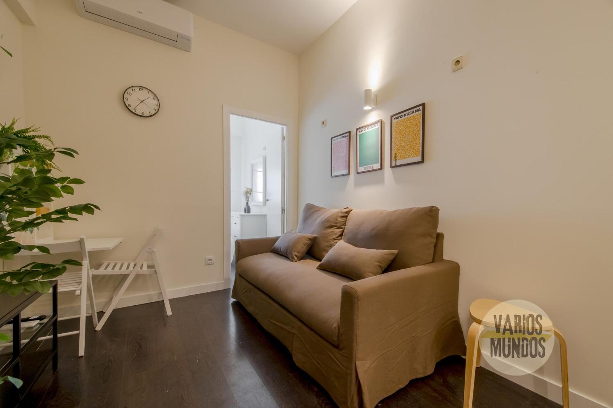 Tiny Apt Para 3Pax En La Plaza De Chueca Madrid Exterior photo