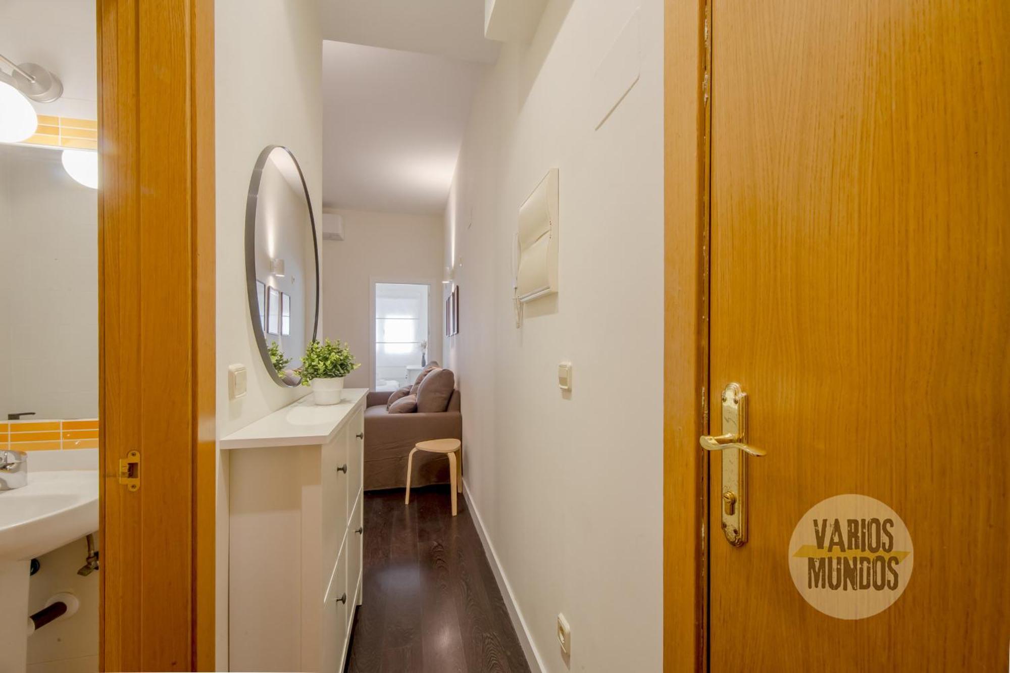 Tiny Apt Para 3Pax En La Plaza De Chueca Madrid Exterior photo