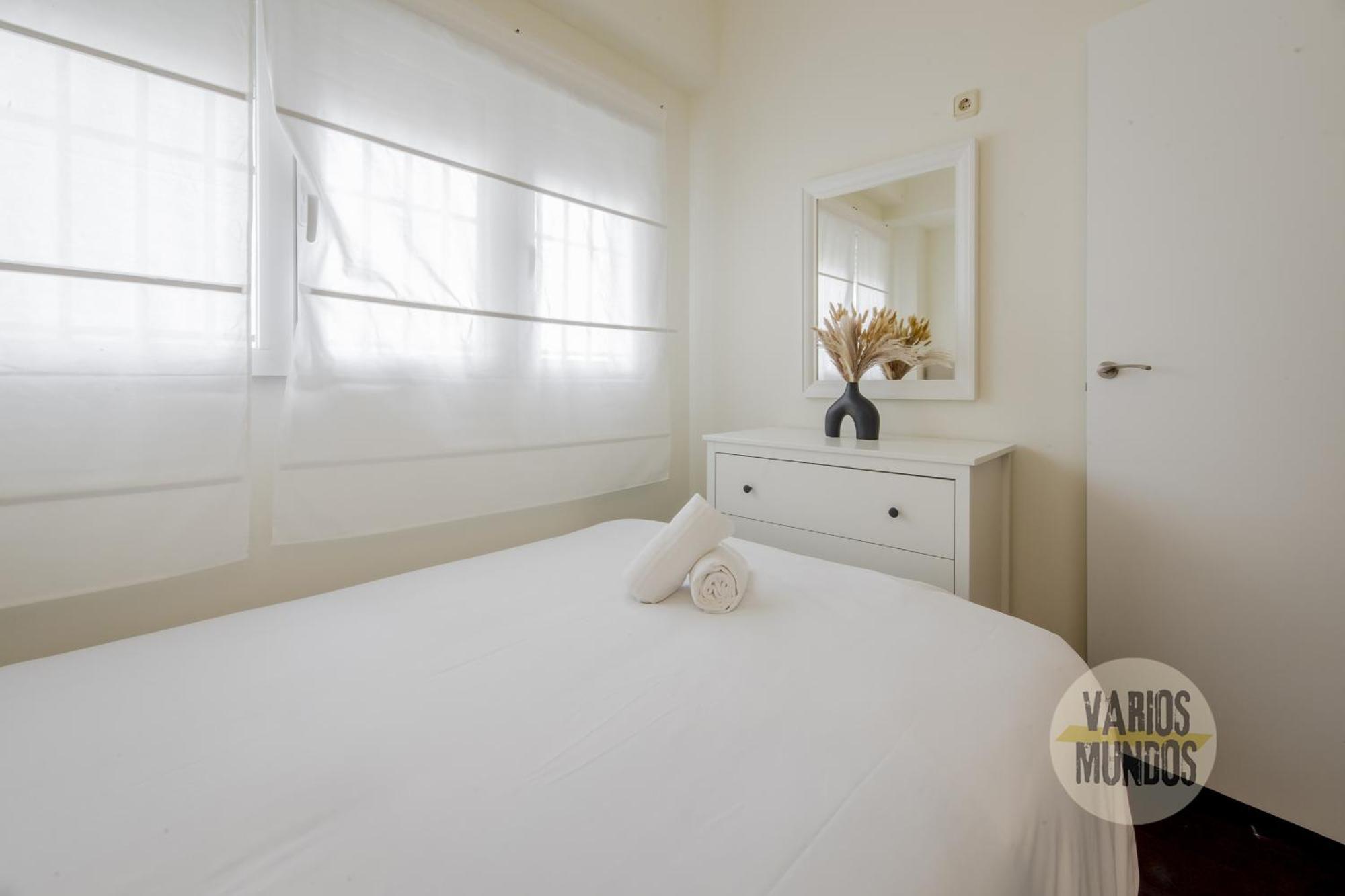 Tiny Apt Para 3Pax En La Plaza De Chueca Madrid Exterior photo