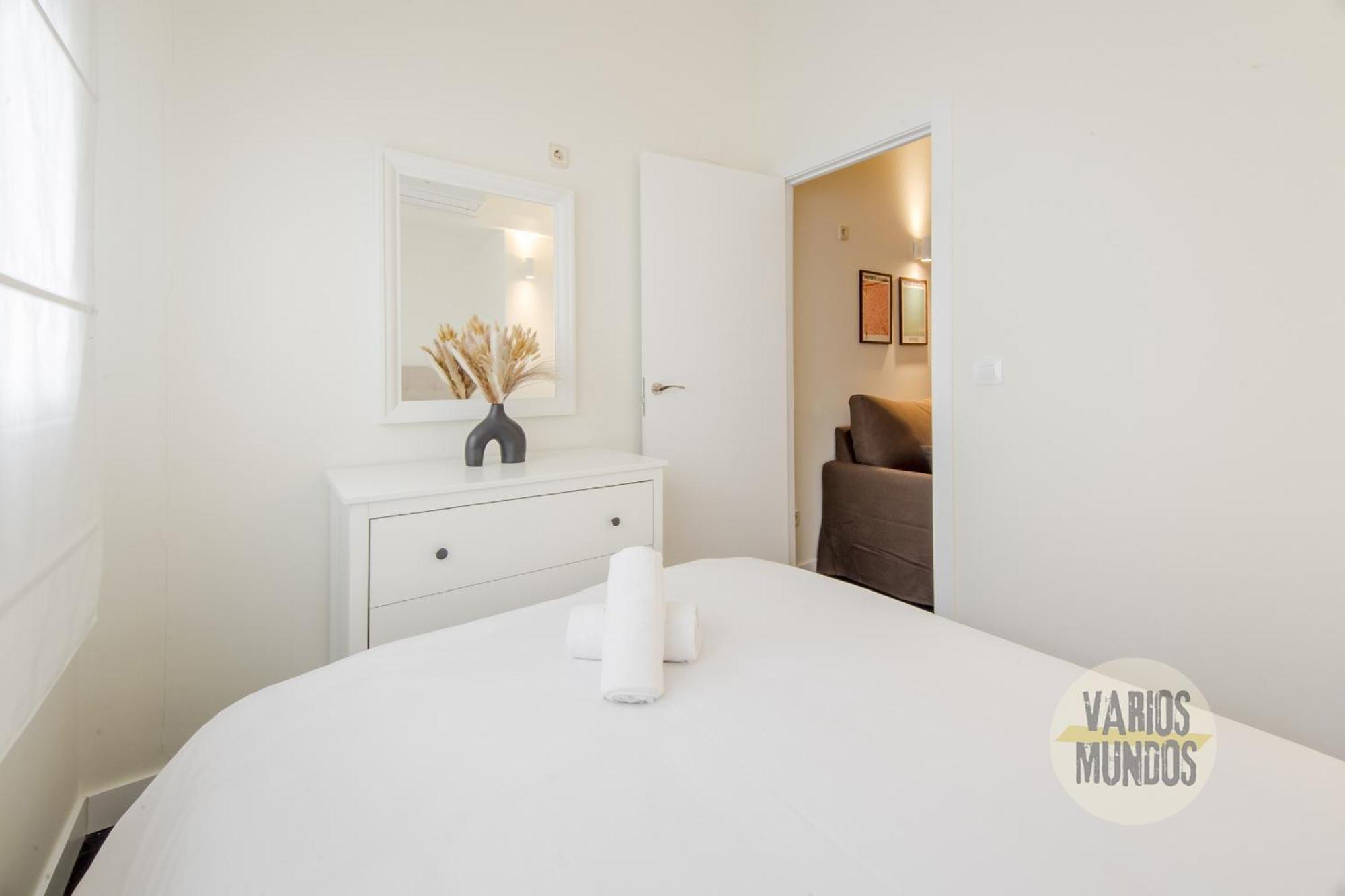 Tiny Apt Para 3Pax En La Plaza De Chueca Madrid Exterior photo
